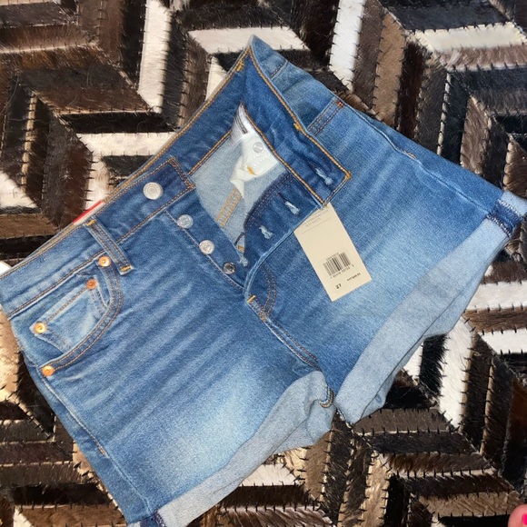 Levi's Pants - Levi’s denim shorts!